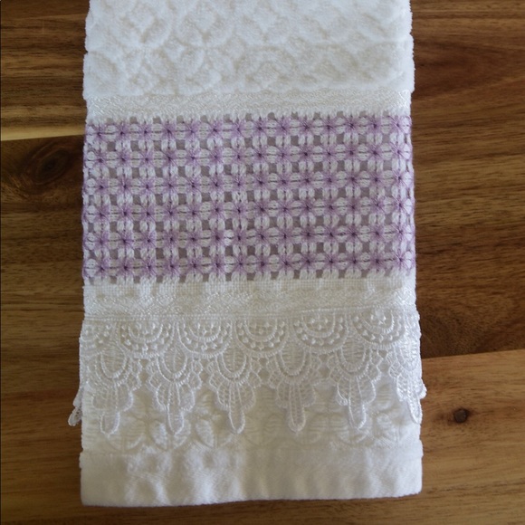 🆕 Handmade Embroidery Towel - Picture 2 of 7